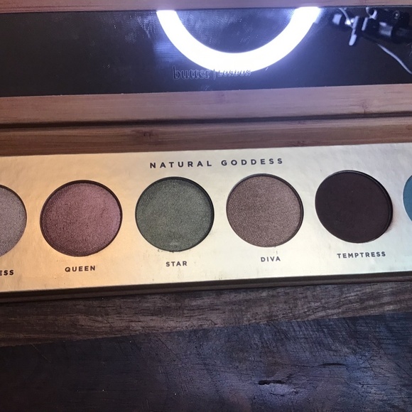 Butter London natural goddess pallet - Picture 7 of 9